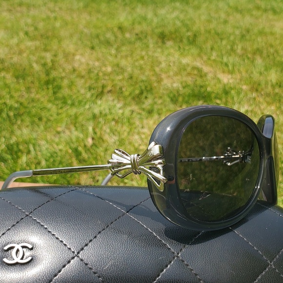 CHANEL (BOW) SUNGLASSES - Picture 5 of 12